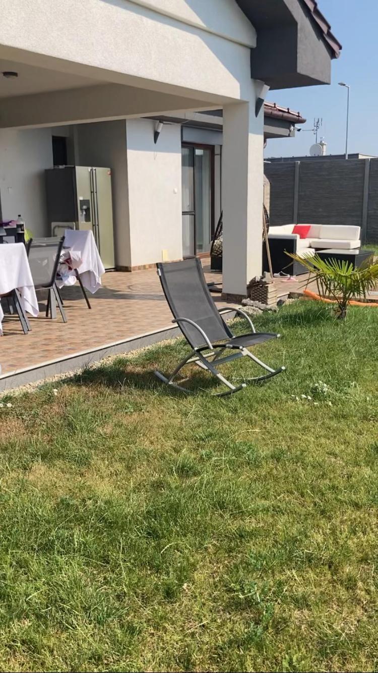 5 Izbovy Samostatny Stojaci Rodinny Dom S Podkrovim A Velkou Zahradou So Sezonnym Bazenom, Celorocnou Saunou A Virivkou-Momentalne Pokazena- Od Augusta Bude Nova Na Dovolenku A Oddych Topolniky Экстерьер фото